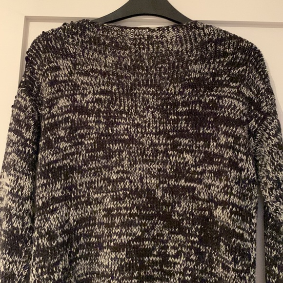 ONLY brand sweater with delicate embroidery on shoulders - Picture 5 of 6